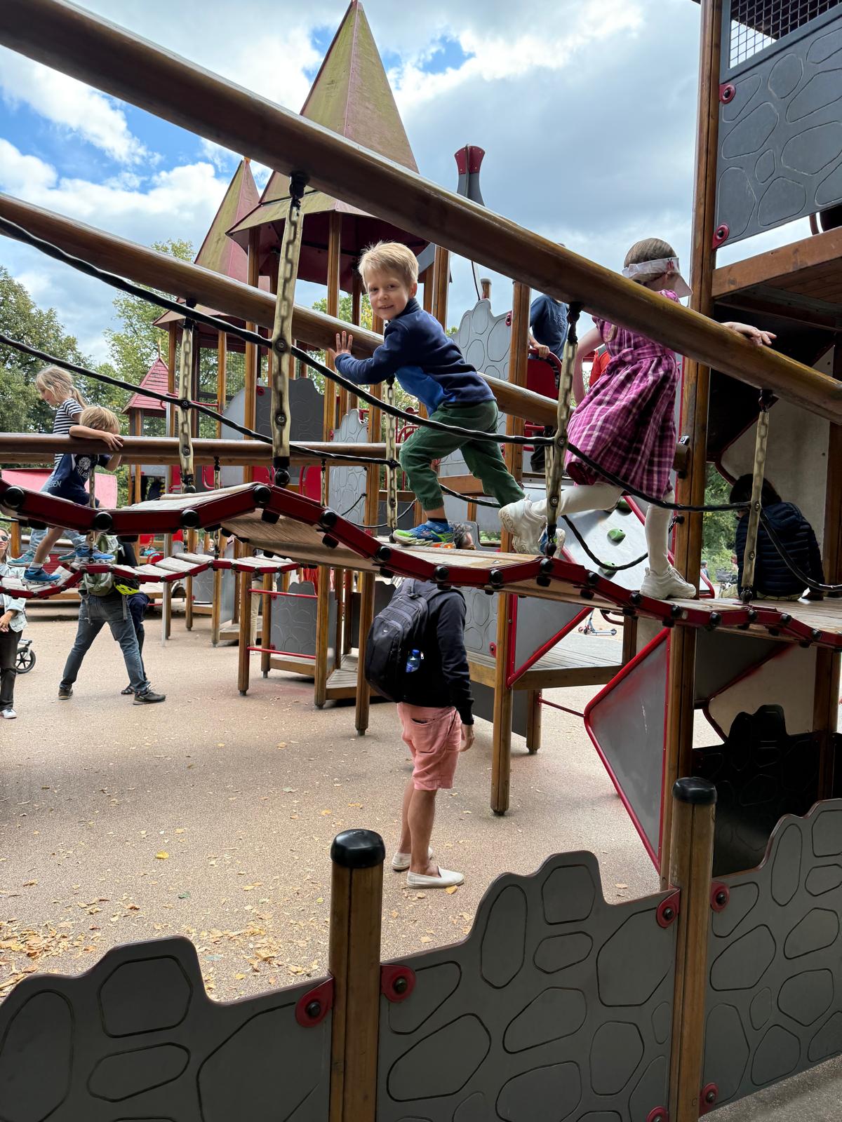 Mídia 1 do artigo How a trip to Oslo changed the way we travel with kids
